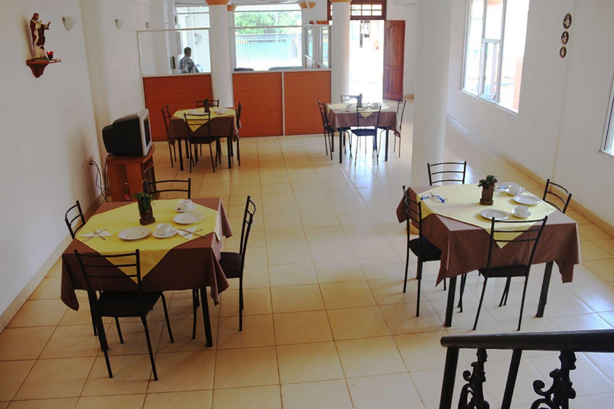 Hotel Red Rose Negombo Zewnętrze zdjęcie
