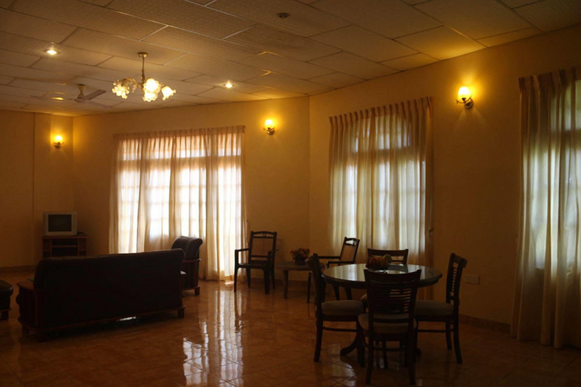 Hotel Red Rose Negombo Zewnętrze zdjęcie