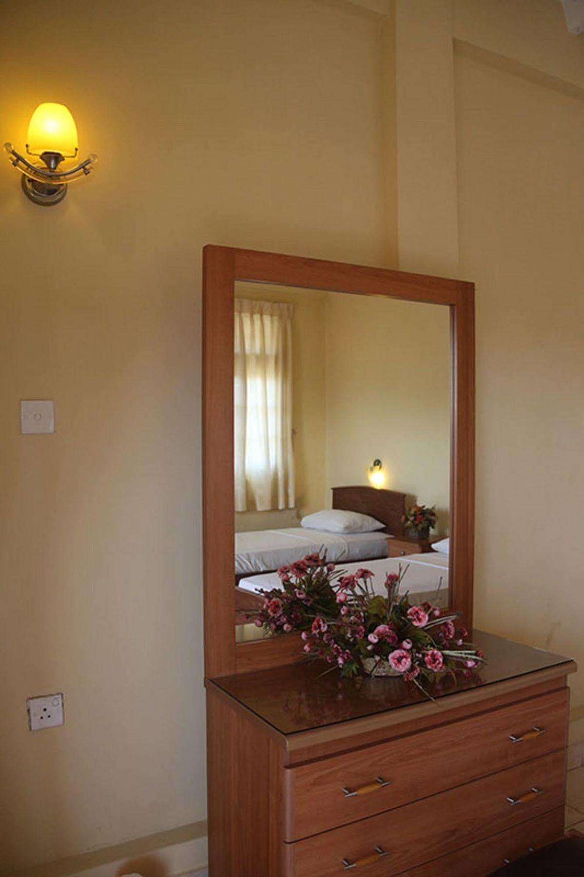 Hotel Red Rose Negombo Zewnętrze zdjęcie