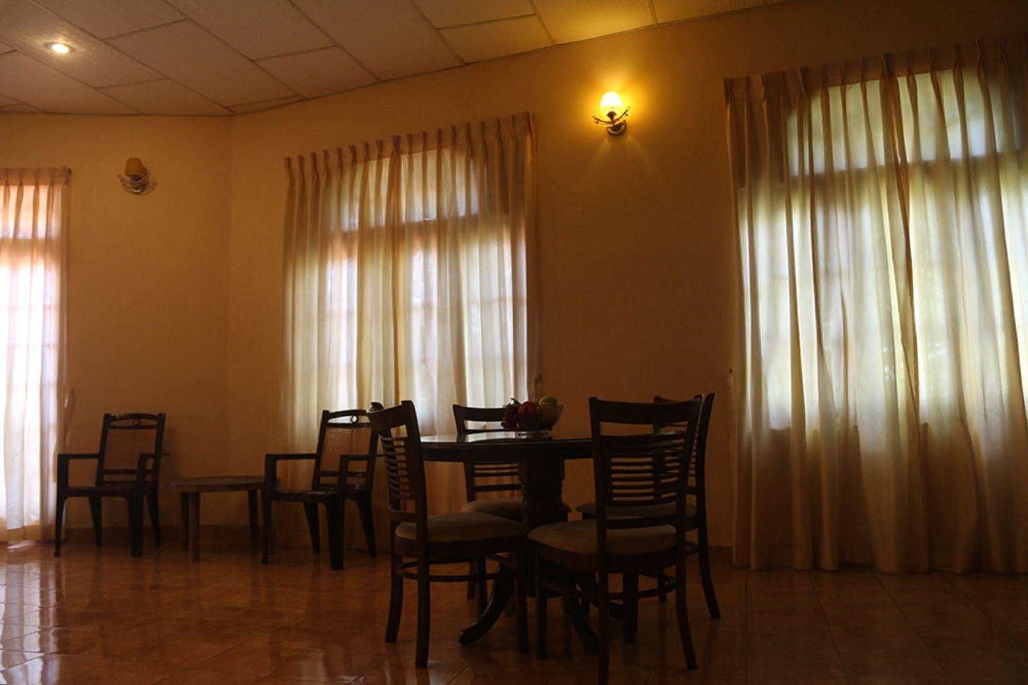Hotel Red Rose Negombo Zewnętrze zdjęcie